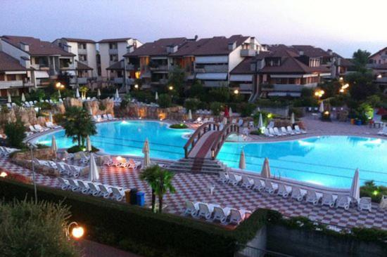 Apartment With Garden And Grill - Green Residence Sirmione Desenzano del Garda Eksteriør billede